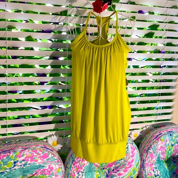 LuLuLemon chartreuse top and attached sport bra style top - Picture 1 of 4